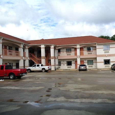 Executive Inn & Suites Shepherd Exterior photo